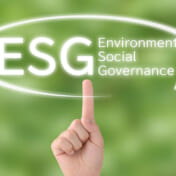 ESGとは？意味やSDGsとの違い、取り組みのポイントをご紹介